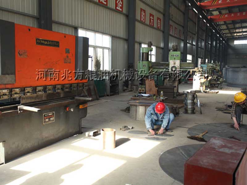 兆方糧油設備機加工車間